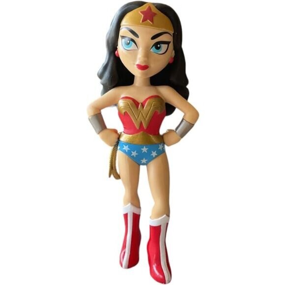 Funko Wonder Woman Action Figure 5" Tall Collectible Toy - Picture 1 of 4